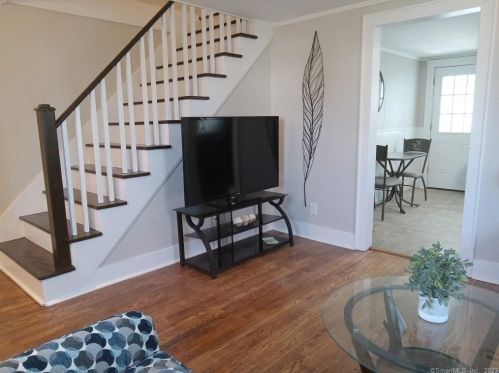 46 Beacon St, Bristol CT  06010-6609 exterior