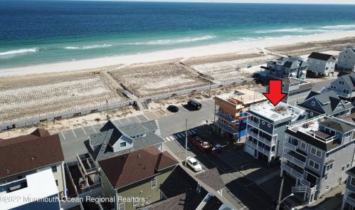 5 Fort Ave, Pelican Island NJ  08751-1512 exterior