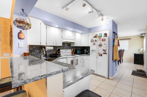 9501 Keating Dr, West Palm Beach, FL 33410-5957