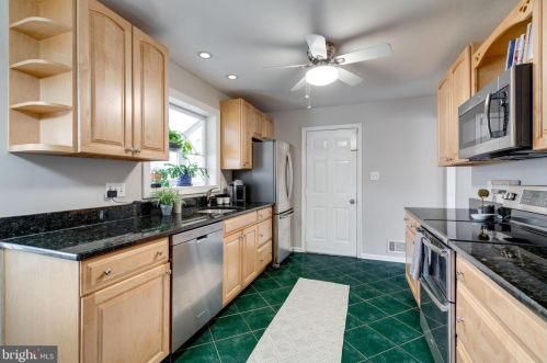 6614 Huntsman Blvd, Springfield VA 22152-2621 exterior