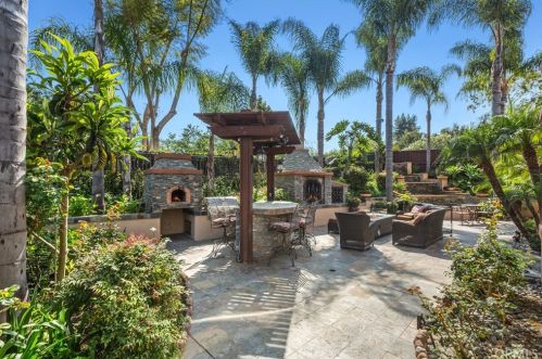 6468 Paseo Cerro, Carlsbad CA  92009-1904 exterior