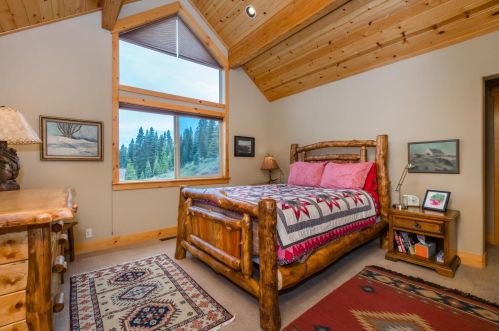 14290 Ski Slope Way, Truckee CA  96161-7009 exterior