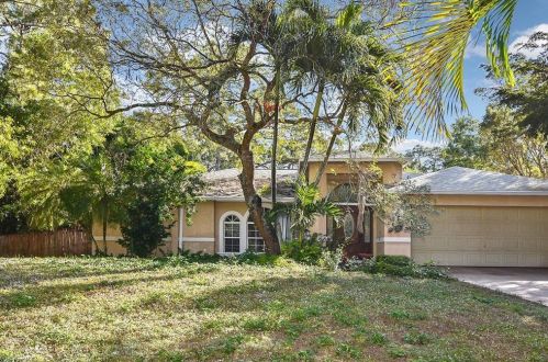 25673 Luci Dr, Bonita Springs, FL 34135-3808