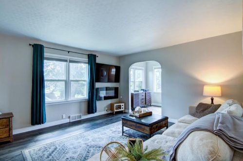 240 Elm St, Eau Claire WI  54729-1827 exterior