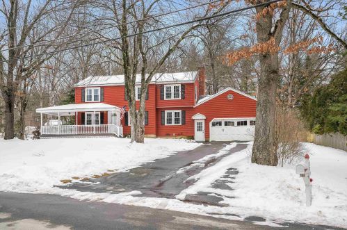 18 King George Dr, Londonderry, NH 03053-2816