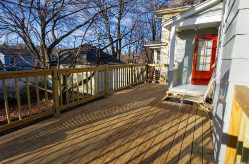 80 Watkins Ave, Middletown NY 10940-4529 exterior