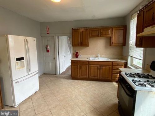 2400 Reel St, Harrisburg PA  17110-1923 exterior