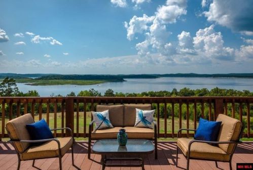 86 Lakeside Ct, Oakland, AR 72661-8800
