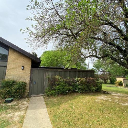 4616 Country Creek Dr, Dallas, TX 75236-1208