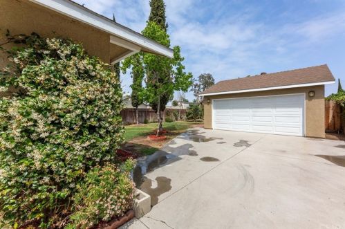 610 Almond Ave, Long Beach CA  90802-1746 exterior