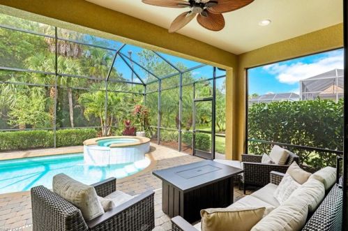6589 Roma Way, Naples FL  34113-1720 exterior