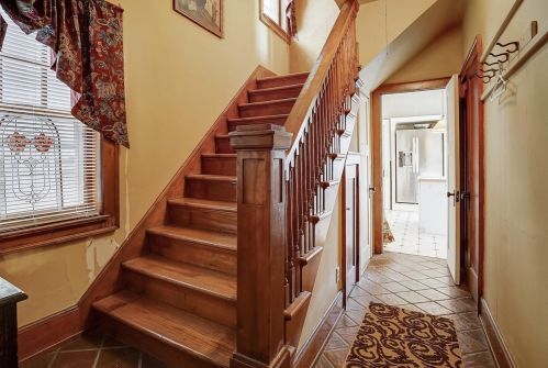 2540 Lk Dr, Milwaukee WI 53211-3808 exterior