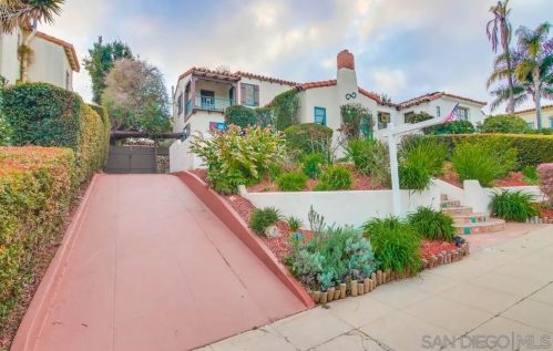 3211 Dumas St, San Diego CA 92106-1317 exterior