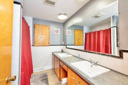 436 Ontario Ave, Bellefontaine OH  43311-2523 exterior