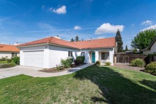 9224 Price Ave, Fresno, CA 93720-4134