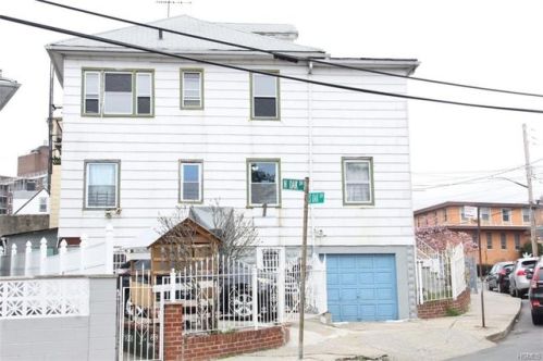 788 Oak Dr, Bronx, NY 10467-6662