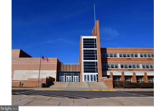 988 Lansdale Ave, Lansdale PA 19446-1621 exterior