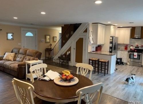48 Westcliff Dr, Mount Sinai, NY 11766-2220