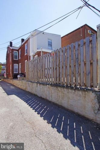 1409 Clayton St, Wilmington DE  19806-4005 exterior
