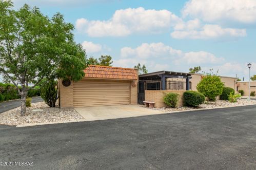 8331 Cypress Point Ln, Tucson, AZ 85710-7105