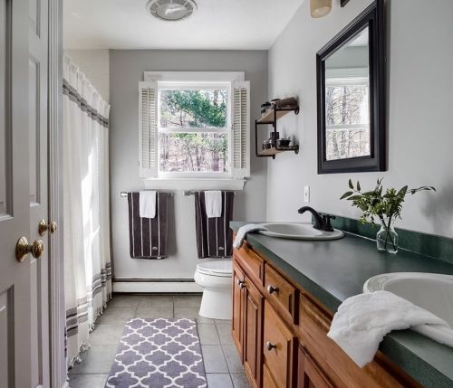 9 Kemble Dr, Shrewsbury MA 01545-1690 exterior