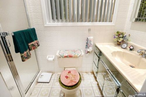 968 Phelps Rd, Teaneck NJ  07666-5624 exterior