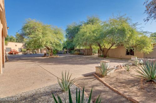 7125 Paradise Dr, Scottsdale AZ 85254-4735 exterior