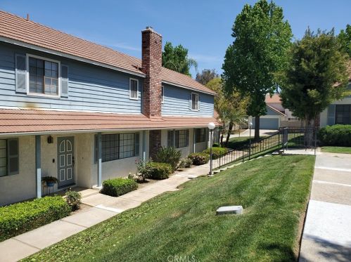 28 Dearborn Cir, Redlands, CA 92374-5534