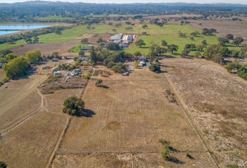 3944 Llano Rd, Santa Rosa CA  95407-6435 exterior