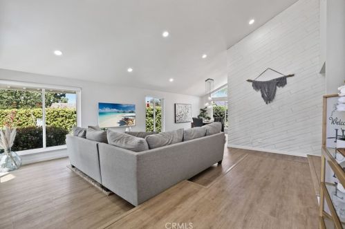 22112 Comanche Rd, El Toro CA  92630-3510 exterior