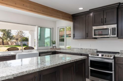 4021 Edgewood Ave, Mesa, AZ 85206-5104