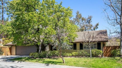 5668 Bramblewood Rd, La Canada, CA 91011-1821