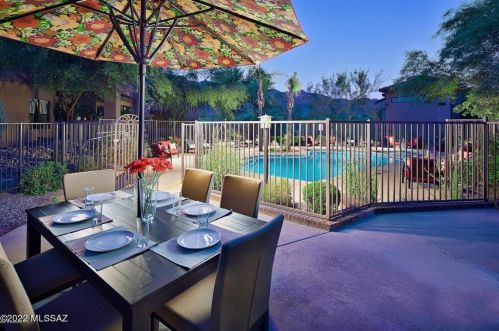 5855 Kolb Rd, Tucson AZ  12105-0909 exterior
