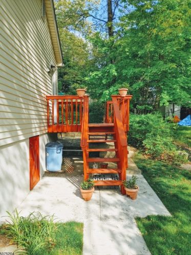 235 Knox Way, Hopatcong NJ  07843-1008 exterior