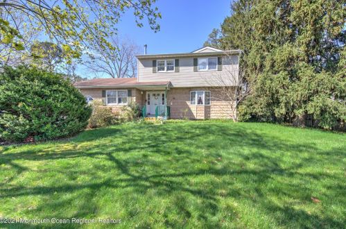 70 Brian St, Lakewood, NJ 08701-2204