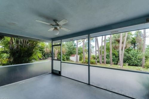 27297 Barbarosa St, Bonita Springs, FL 34135-4347