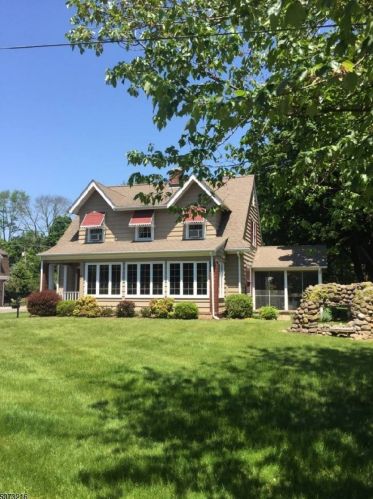 17 Idlewild Dr, Greystone Park, NJ 07950-2208
