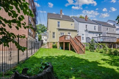 14 Stockton Pl, East Orange NJ  07017-5209 exterior