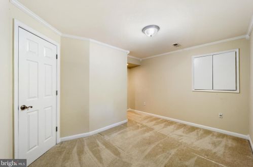 8819 Clinton Dr, Nokesville VA  20181-3205 exterior