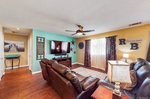 43123 Fleetwood Dr, Lancaster CA 93535-5213 exterior