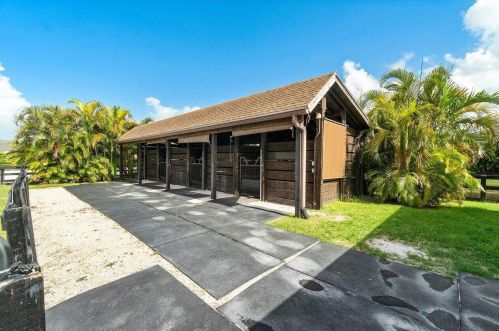 2904 Appaloosa Trl, West Palm Beach FL  33414-7639 exterior