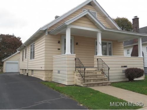 908 Symonds Pl, Utica, NY 13502-5622