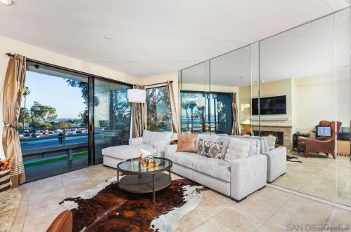 3802 Crown Pt Dr, San Diego CA 92109-6711 exterior