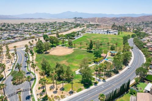 12607 Orangeblossom Ln, Riverside CA  92503-7059 exterior