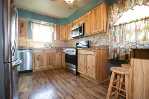 2533 Birch Ave, Whiting, IN 46394-2138