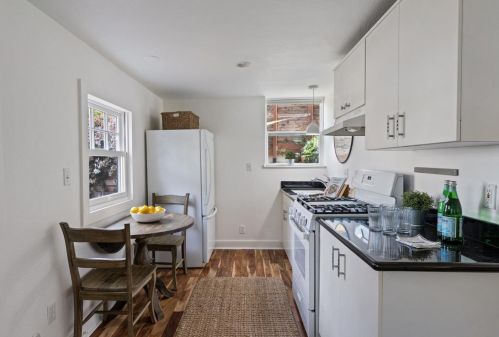 1000 Glendora Ave, Oakland CA  94602-1417 exterior