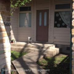 2102 Nueces St, Austin TX  78705-5582 exterior