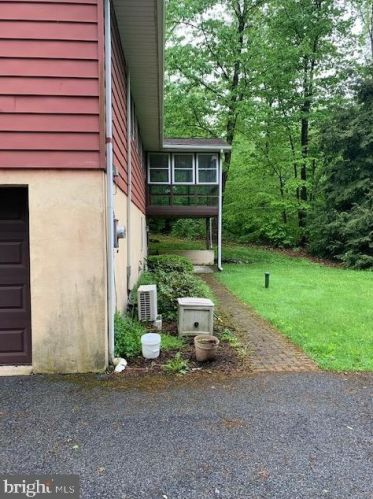 2513 Hammertown Rd, Beartown, PA 17555-9388
