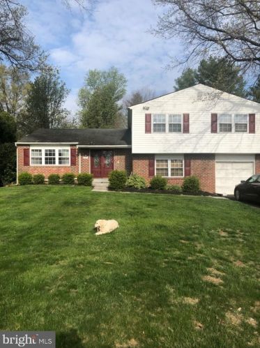 103 Lempa Rd, Southampton, PA 18966-2415