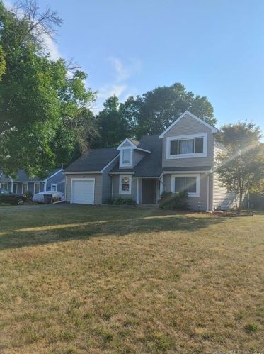 130 Elvree St, Manchester, CT 06042-8240